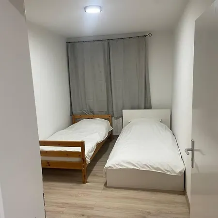 Grosse Mit Kostenlosen Parkplaetze Avd 2 * Гельзенкирхен